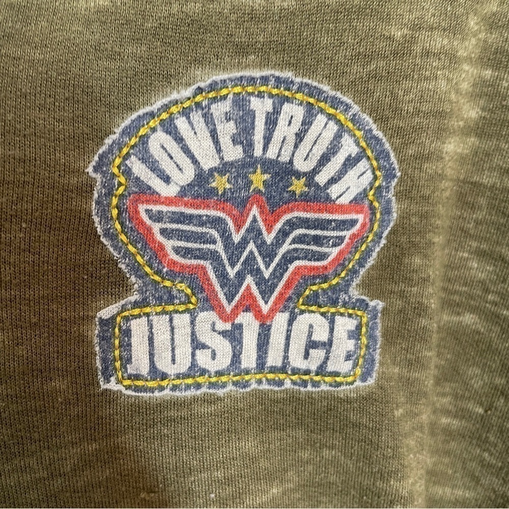 Wonder Woman Cotton/Poly Pajama Set Hoodie and Shorts Grey/Green Burnout Size L - Picture 6 of 16